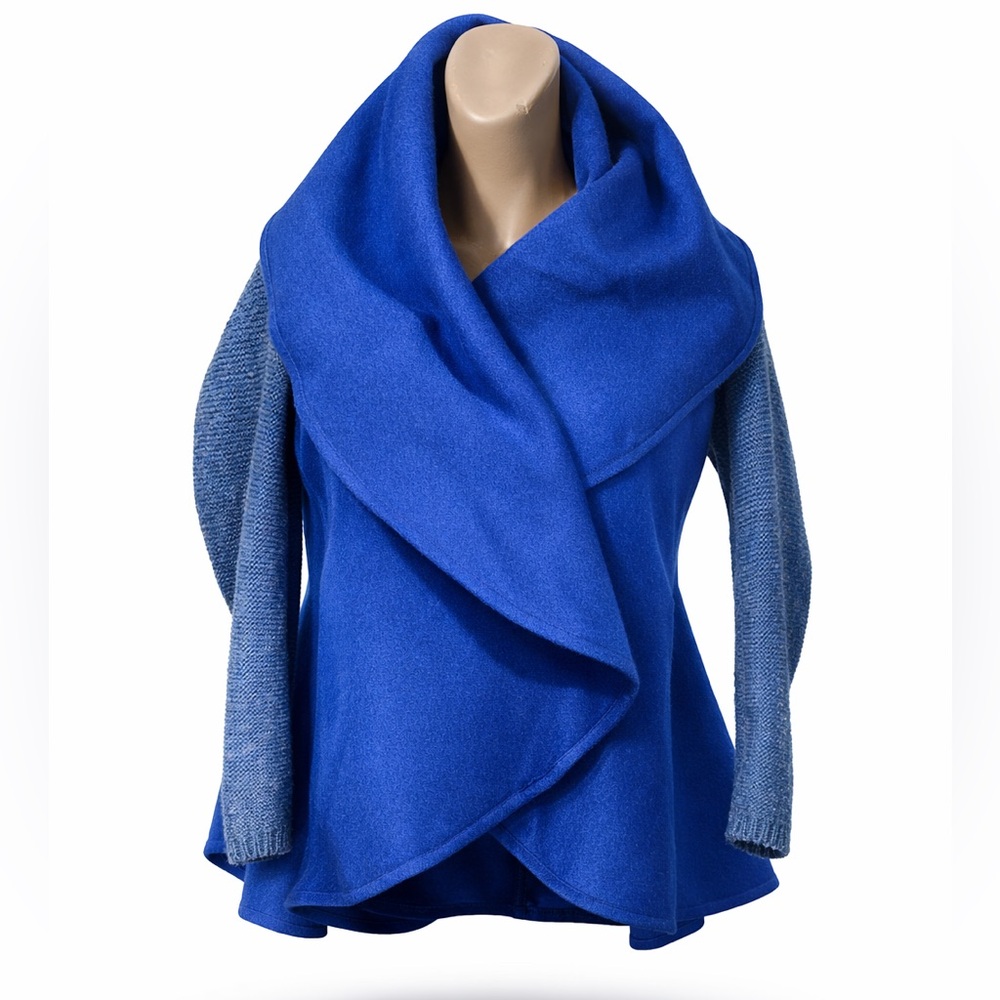 Ecola Nomada knitted sleeve cloak jacket wool